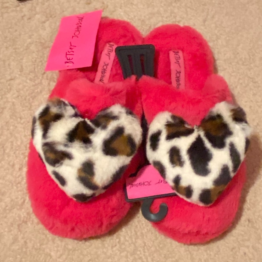 COPY - Betsy Johnson pink cheetah heart slippers